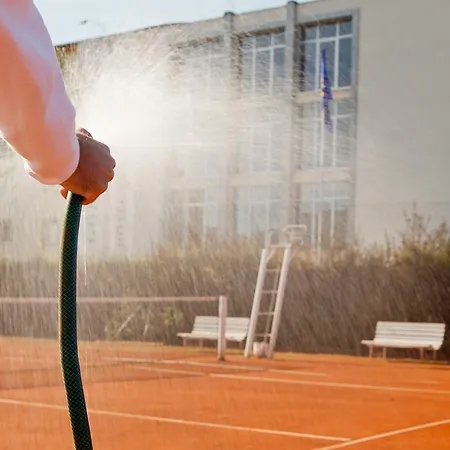 Golden Fish Xia 4* بلزن