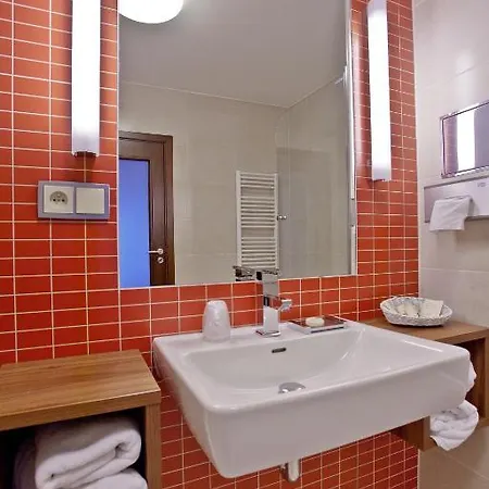 Golden Fish Xia 4* Plzeň